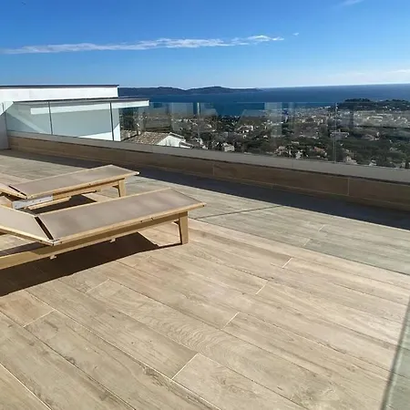 Maison Contemporaine * 滨海卡瓦莱尔