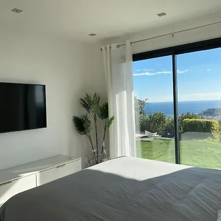 Maison Contemporaine *