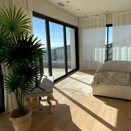 Maison Contemporaine * 滨海卡瓦莱尔