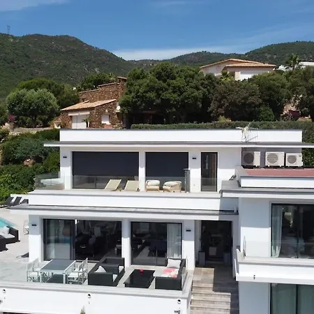 Maison Contemporaine *