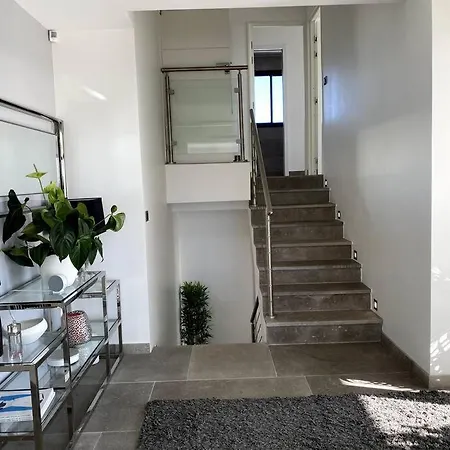 Maison Contemporaine * 滨海卡瓦莱尔
