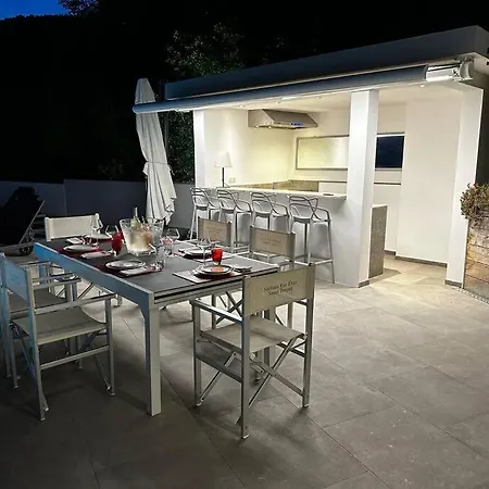 Maison Contemporaine *